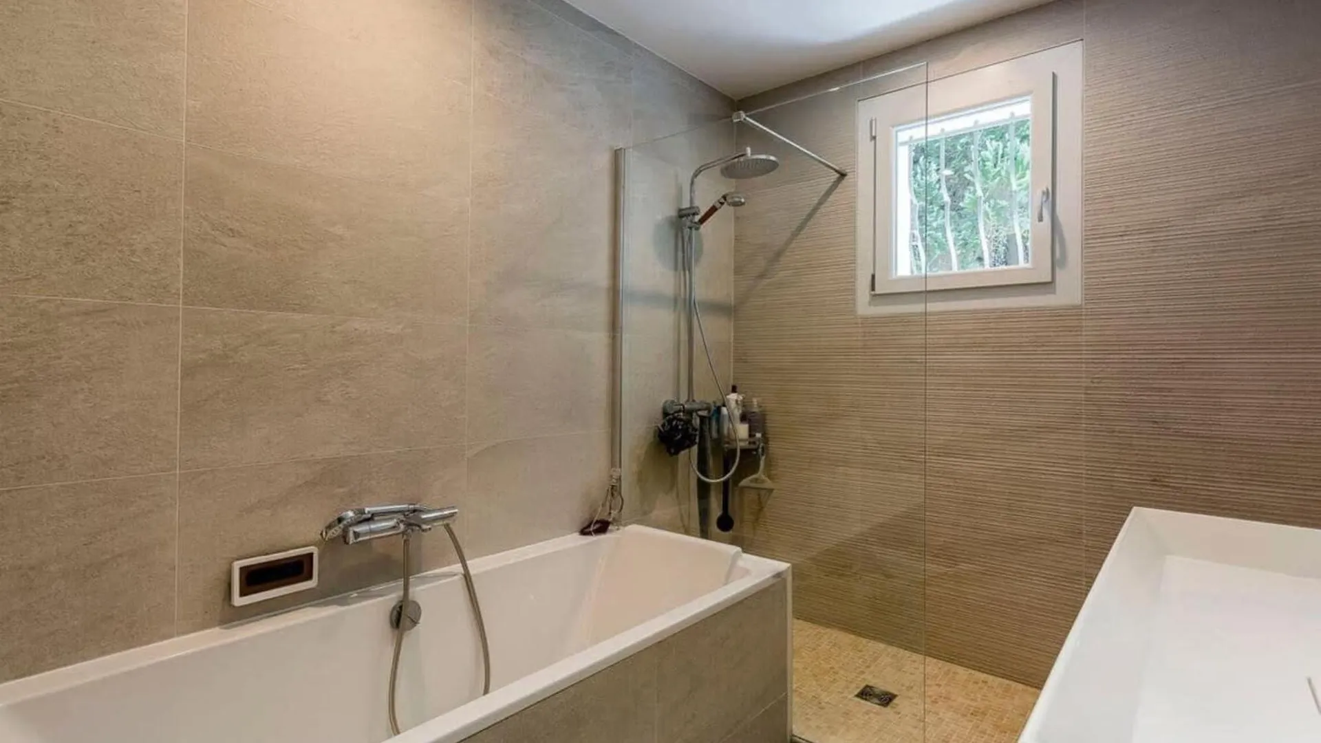 House With Swimming Pool Near Lyon Villa Rochetaillee-sur-Saone 0*,