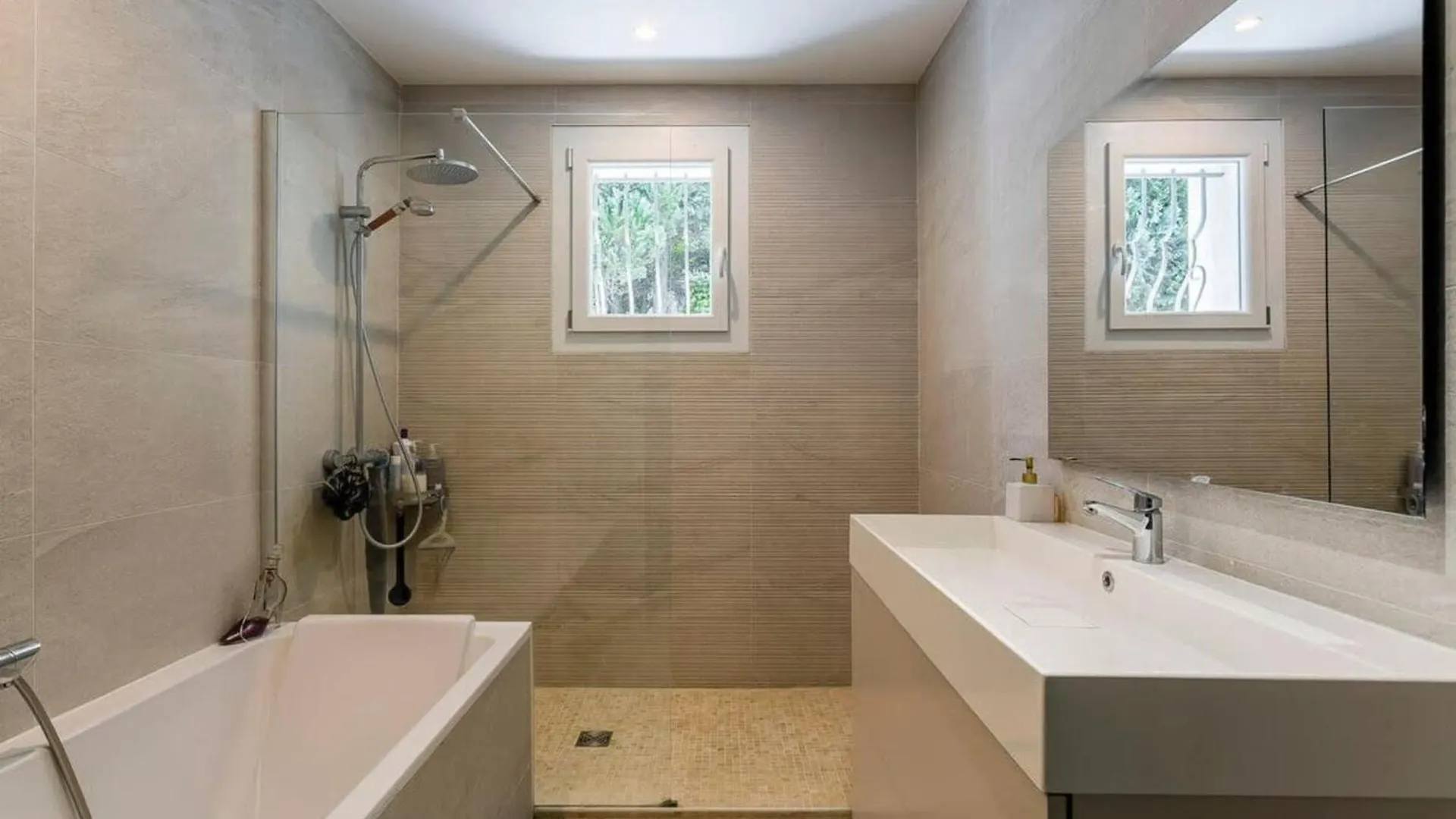 Villa House With Swimming Pool Near Lyon Rochetaillée